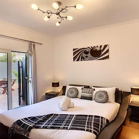 Lucia Villa Canical (Madeira)
