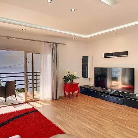 Lucia Villa Canical (Madeira)
